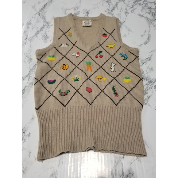 Vintage Sweaters - Vintage C&A Embroidered Sweater Vest